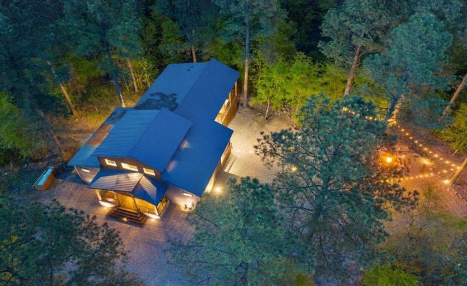 Sublime Retreat, a luxury cabin in Hochatown managed by Frontier