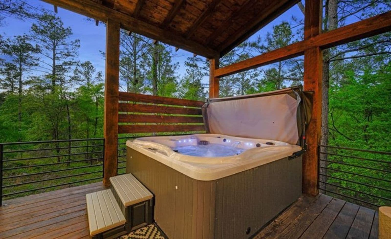 Broken Bow Cabins with Hot Tubs & Private Pools: What to Know Before You Book
